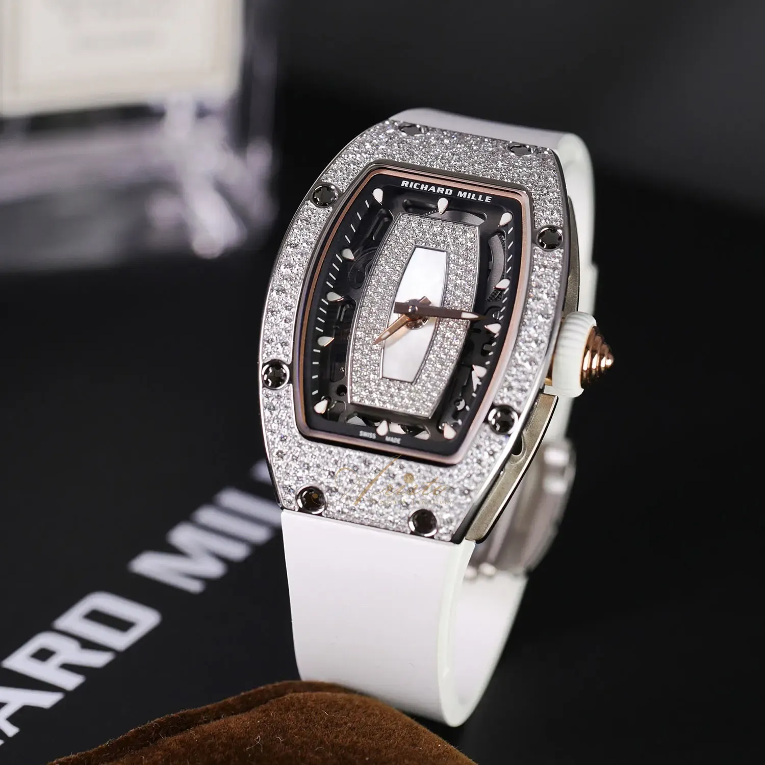 RM07-01 WG Snow Setting Pearl