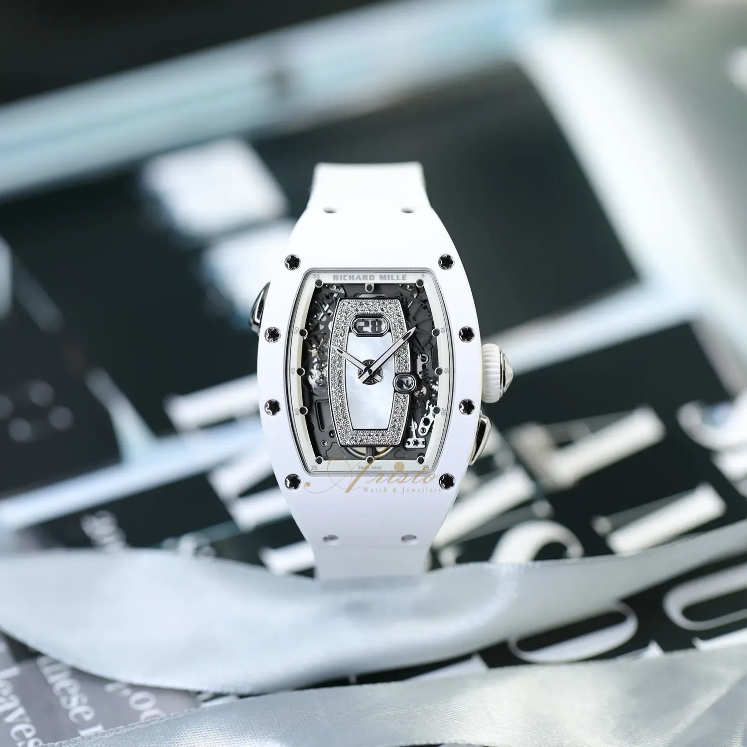 RM037 White Ceramic Pearl image 6